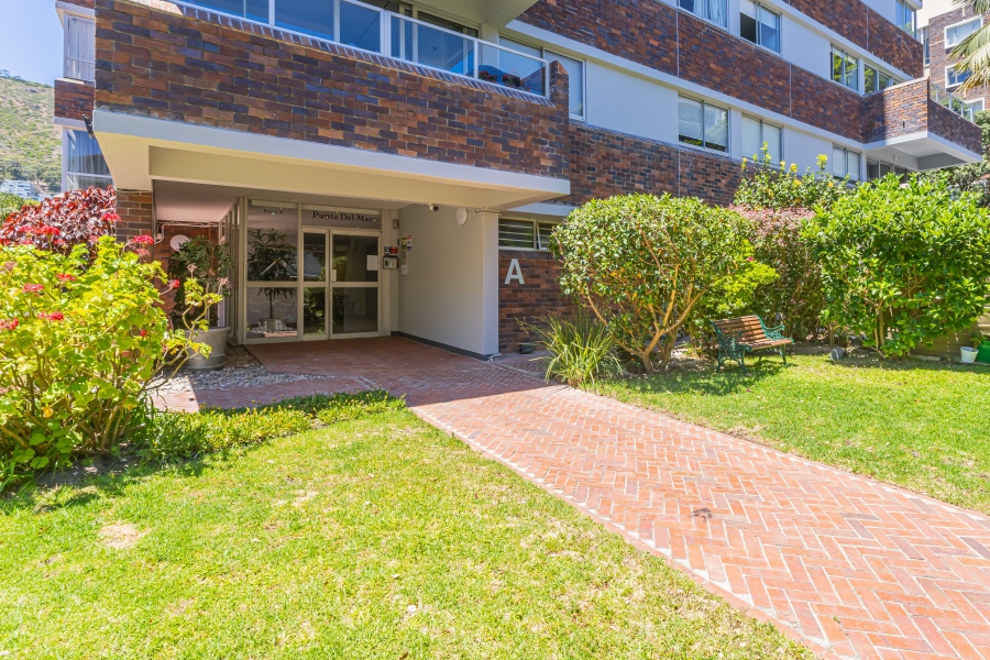 2 Bedroom Property for Sale in Sea Point Western Cape